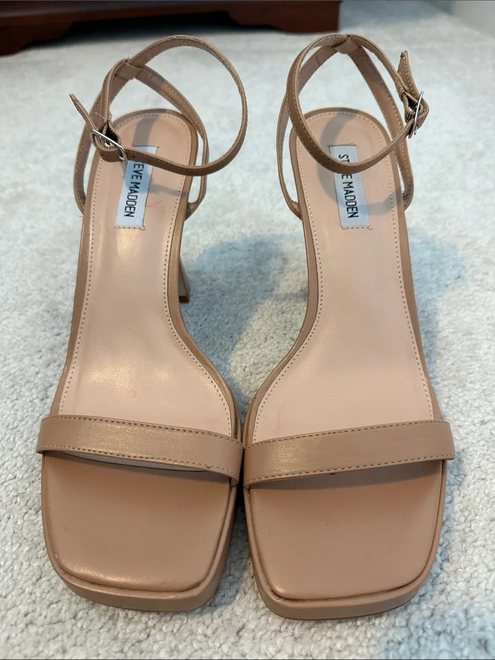 NWOT Steve Madden 9.5 Nicky beige sandals